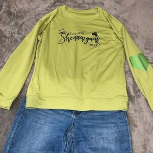 Green Graphic Sweatshirt